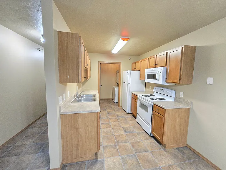 Sunrise Apartments — Photo 16