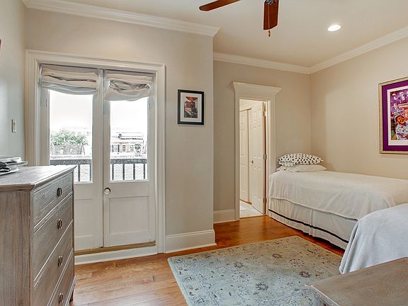 5th image of 412 Dauphine St APT 4B