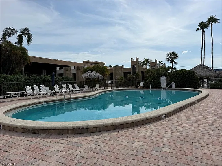 1624 Pine Valley Dr #115 — Photo 2