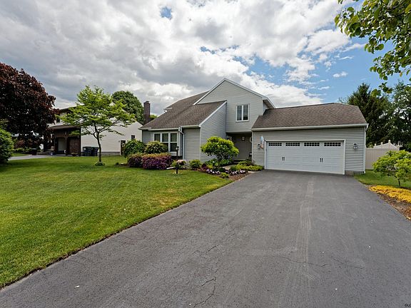 4th image of 60 Huntleigh Dr