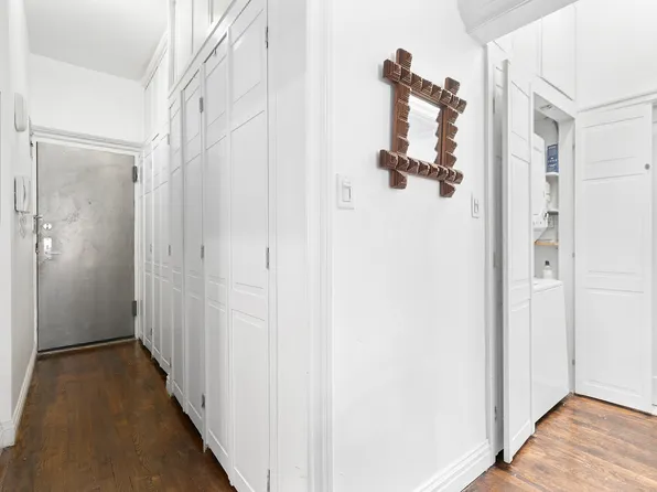 152 East 35th Street 5G image 6 of 6