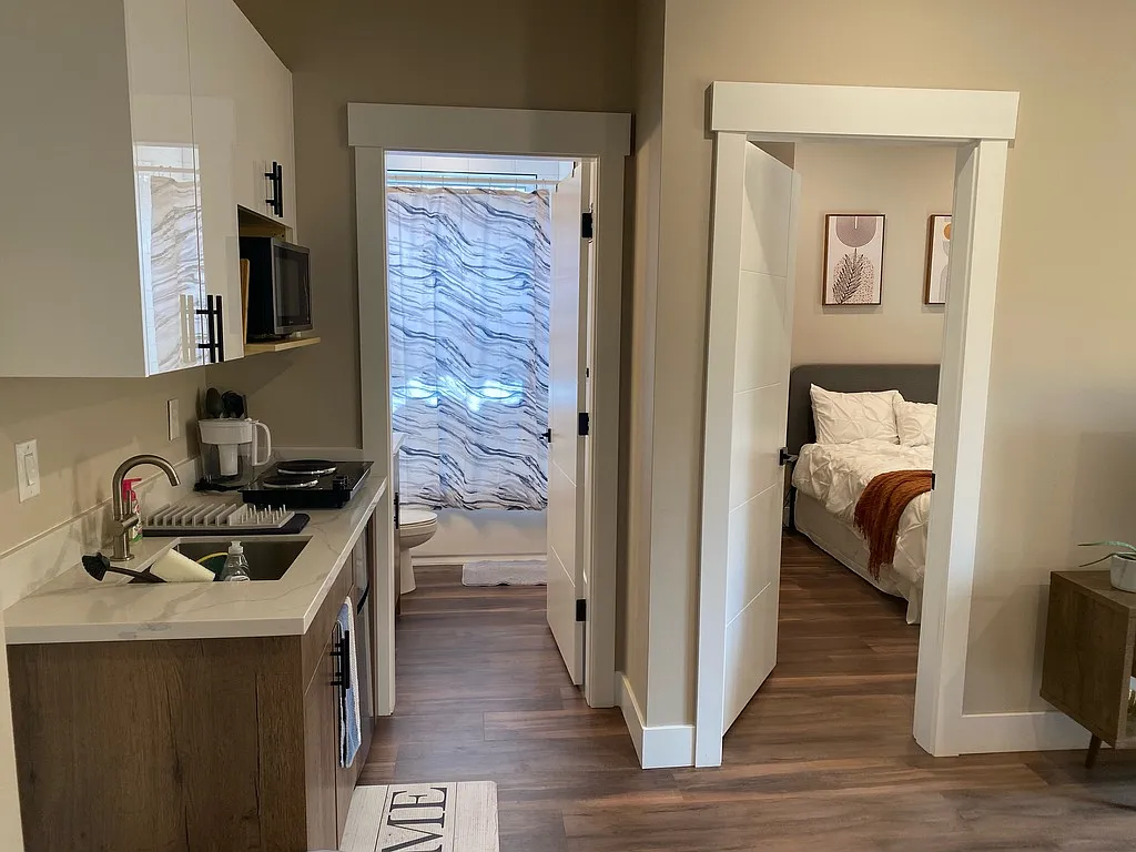 1 bed, 700 sqft, $1,800 — Photo 4