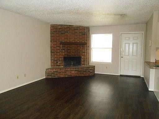 3rd image of 2428 W Northgate Dr