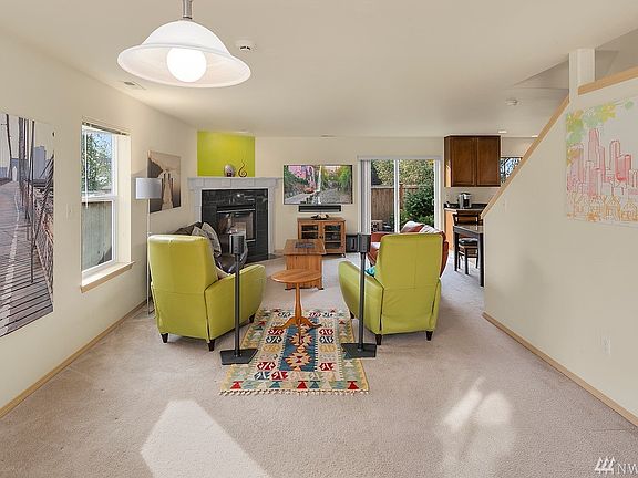 3rd image of 10428 24th St SE