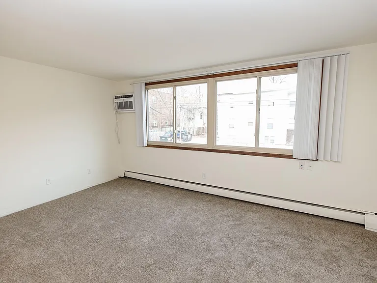 Garfield Ave - 2323 — Photo 12