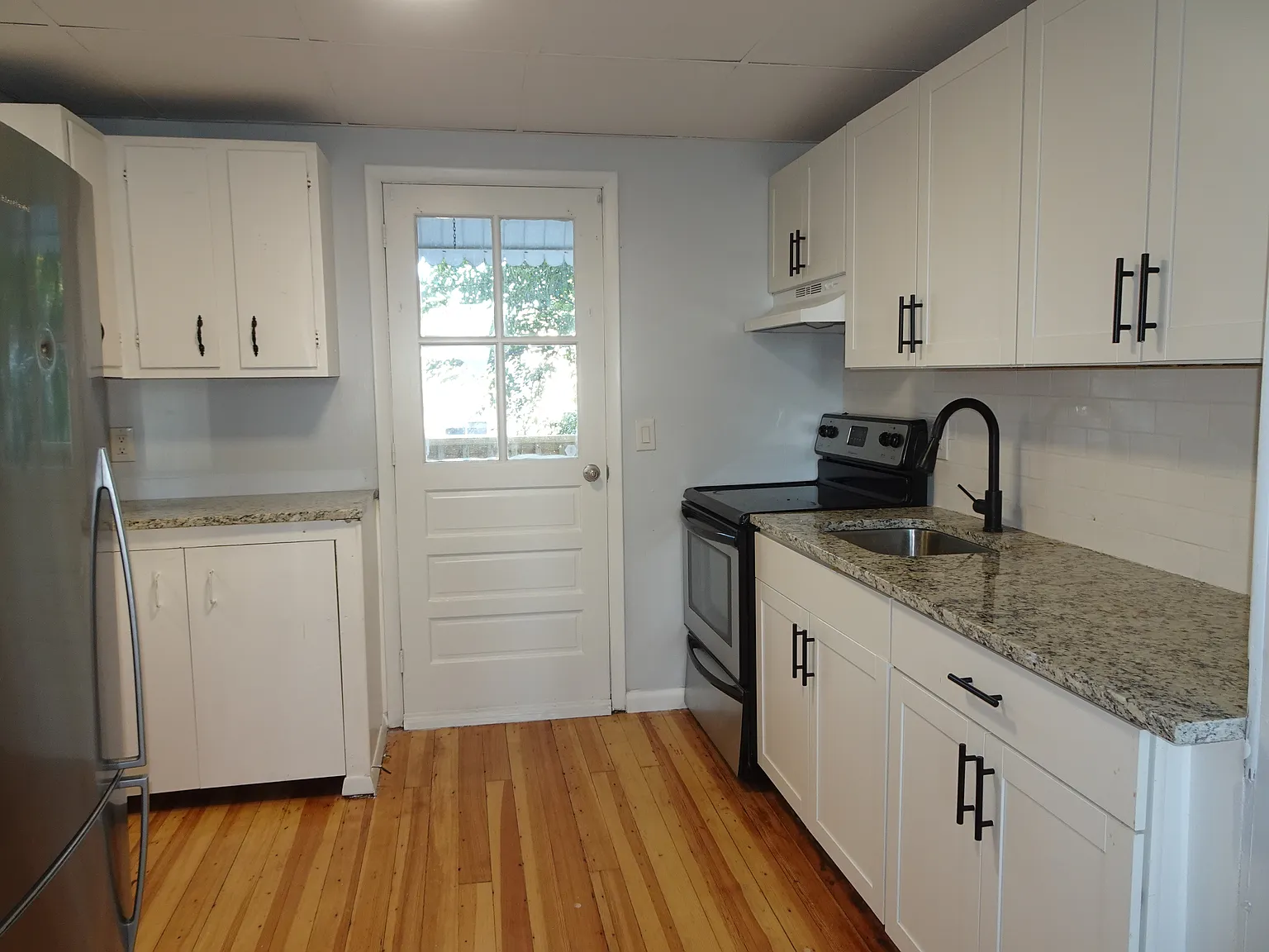 2 bed, 500 sqft, $1,700 — Photo 4