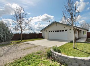 195 S 8th St, Shandon, CA 93461