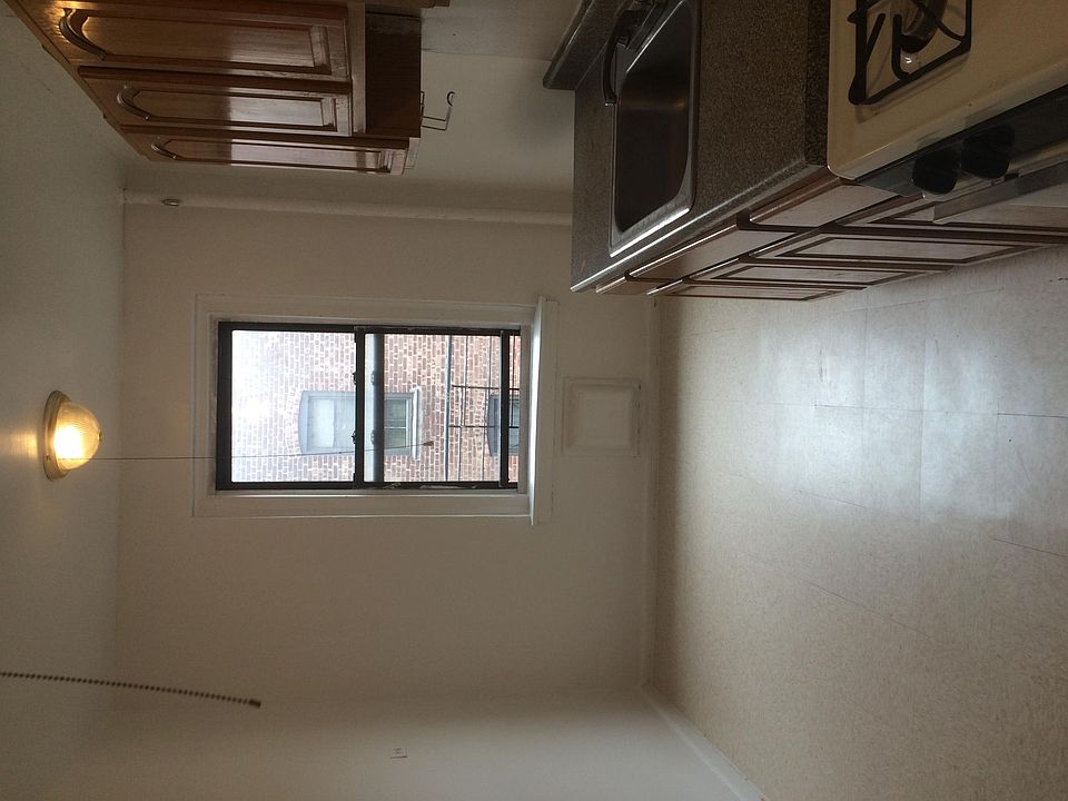 2nd image of 2722 Valentine Ave #1