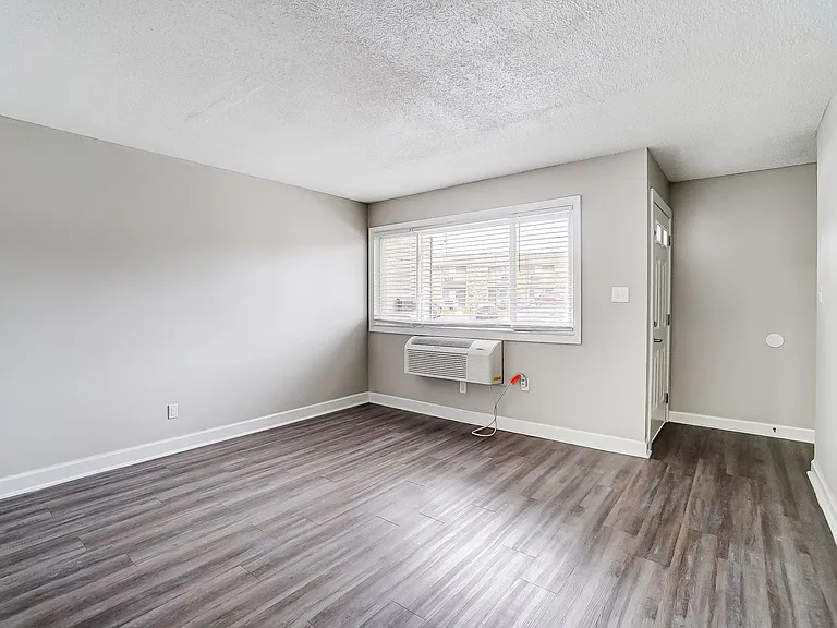 Hickory Creek Apartments — Photo 52
