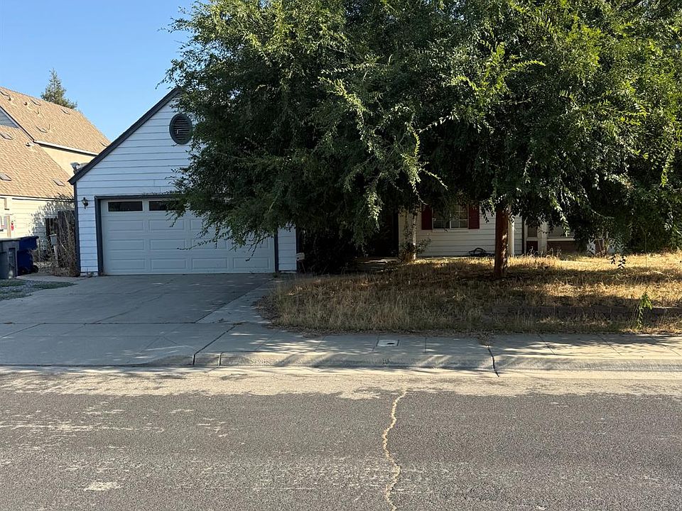 1st image of 833 Burlingame Ave