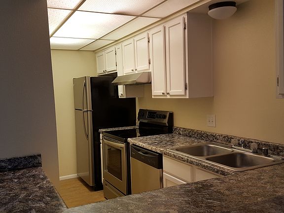 5th image of 5200 Villa View Dr APT 14D