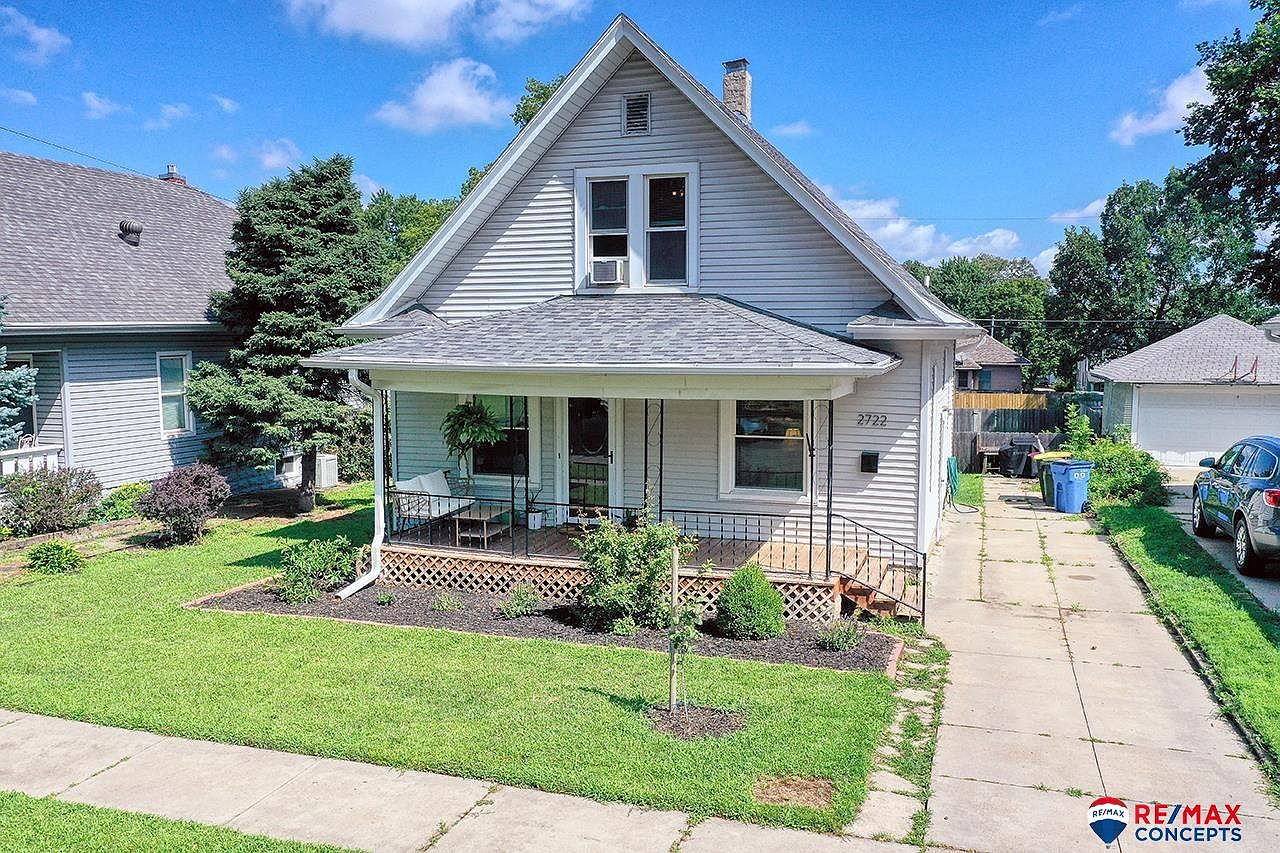2722 Everett St, Lincoln, NE 68502 | Zillow