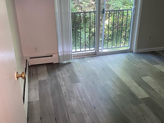 4th image of 508 Clinton Springs Ave APT 7