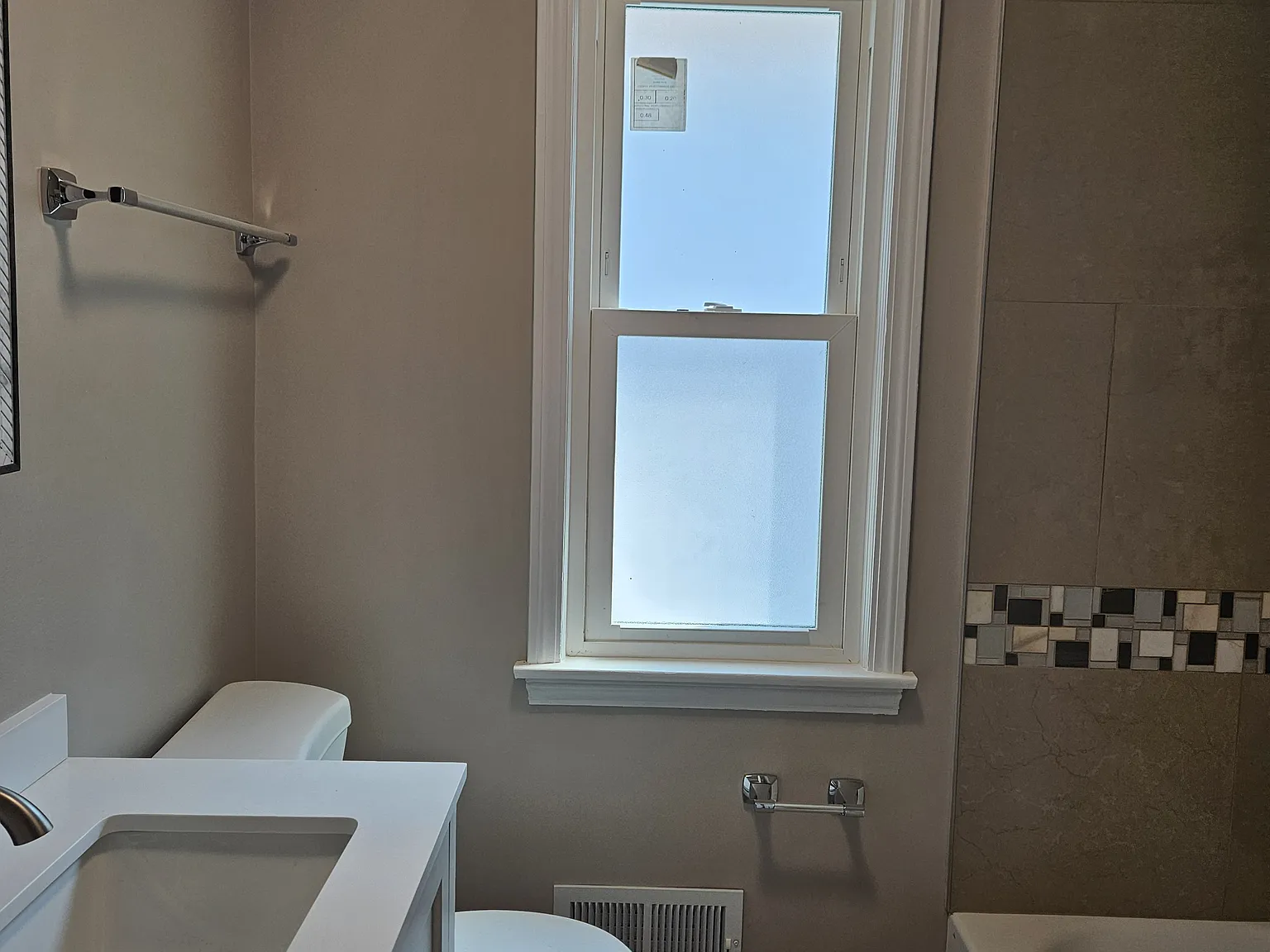 4 bed, 1800 sqft, $3,300 — Photo 4