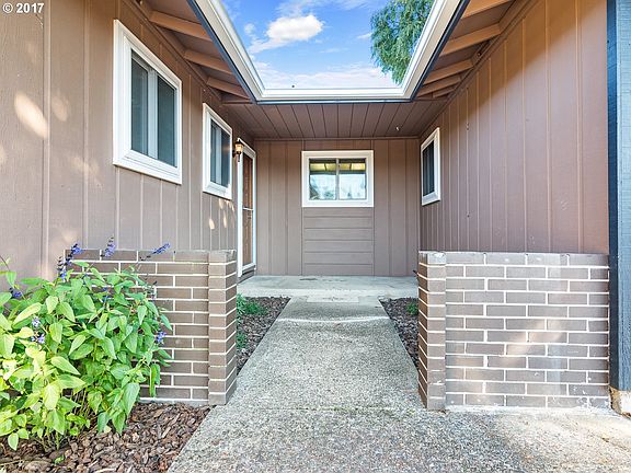 4th image of 9921 NE 90th Ave
