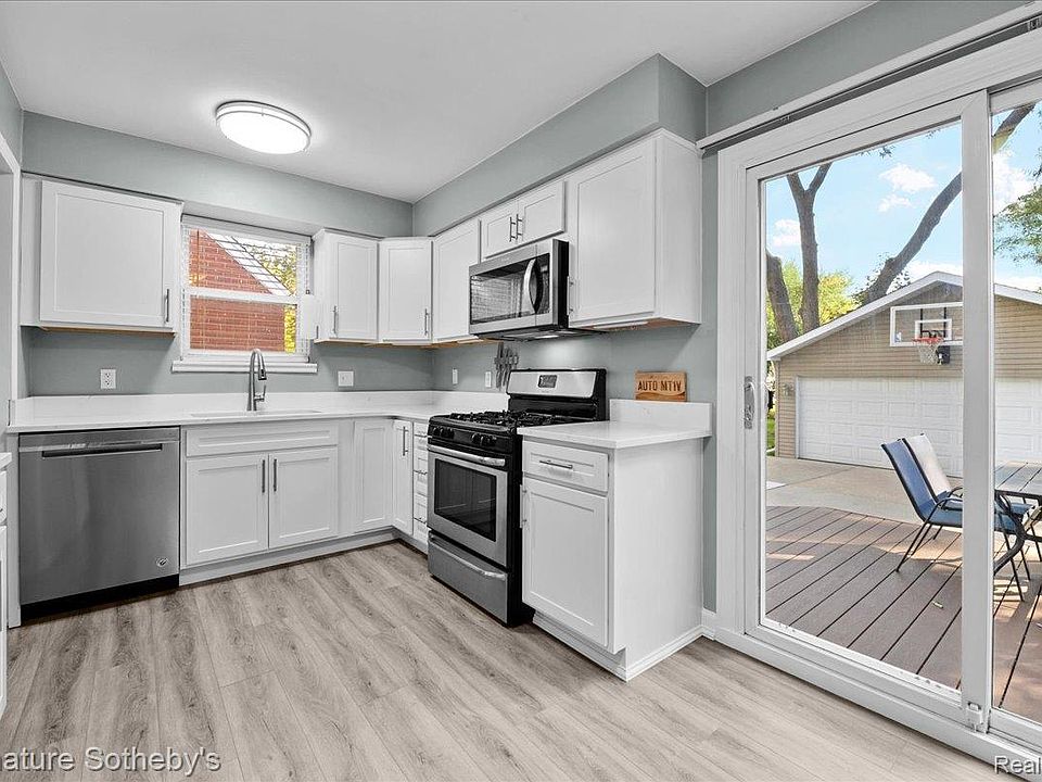 2716 N Connecticut Ave, photo 4