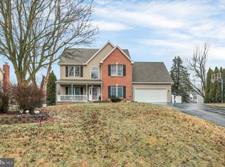 1 Northern Dancer Dr, Dillsburg, PA 17019