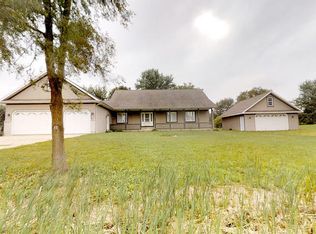 600 Meadow Ln, Winthrop Harbor, IL