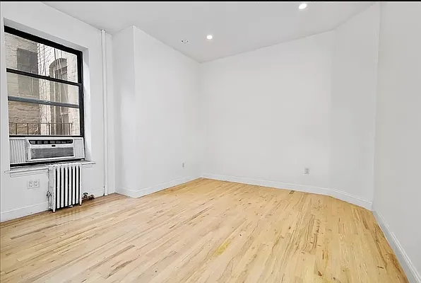 Rented by REAL New York | media 9