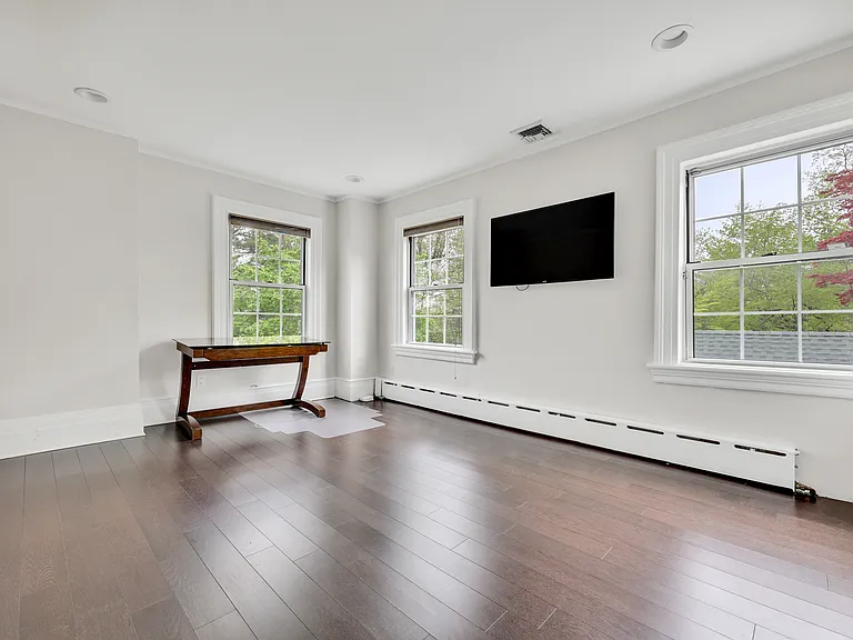 105 Everit Ave — Photo 22
