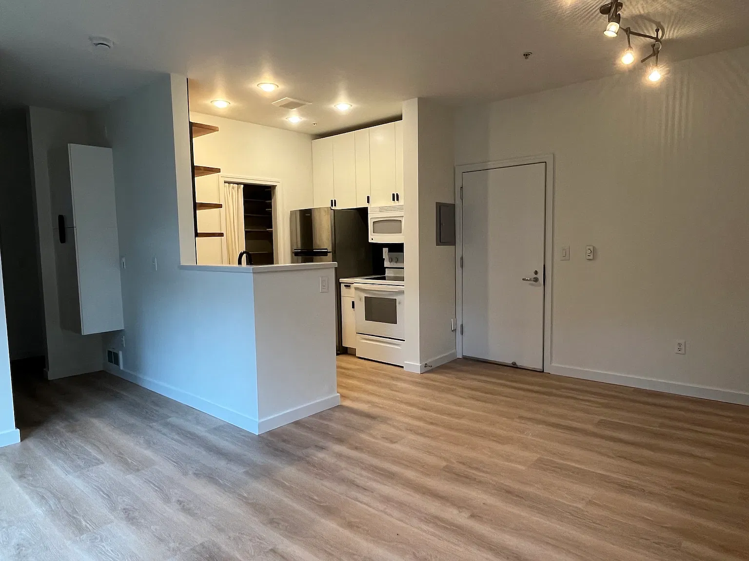 2414 1st Ave — Photo 4