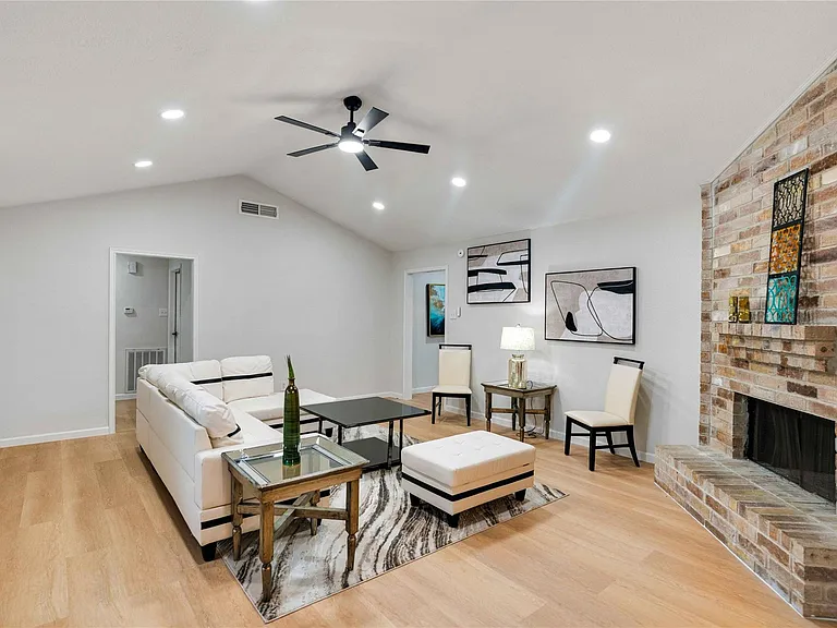 12703 Redfern Dr — Photo 4