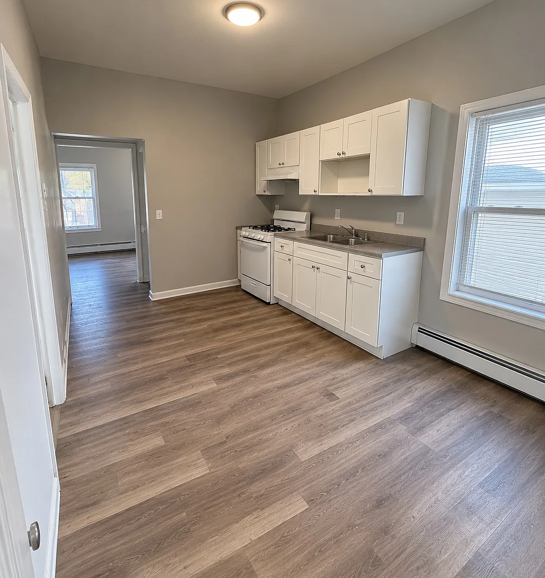 3 bed, 1.5 bath, $2,045 — Photo 2
