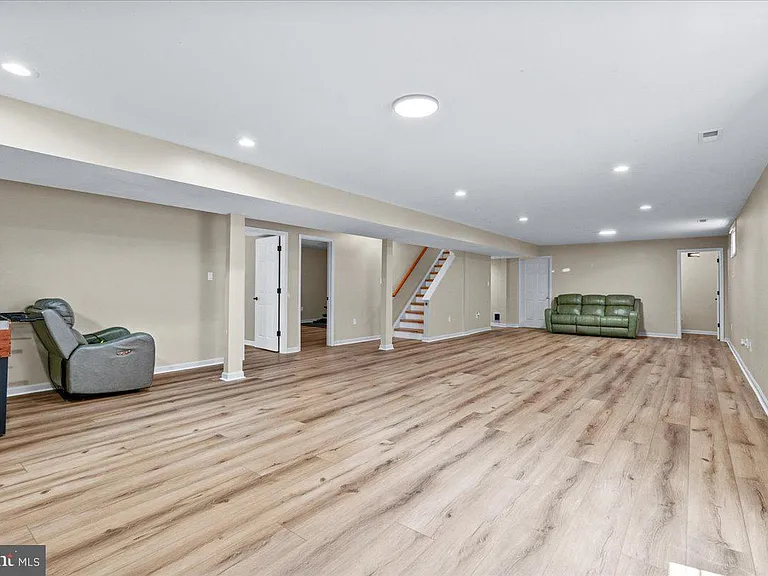 2619 Inwood Dr — Photo 33