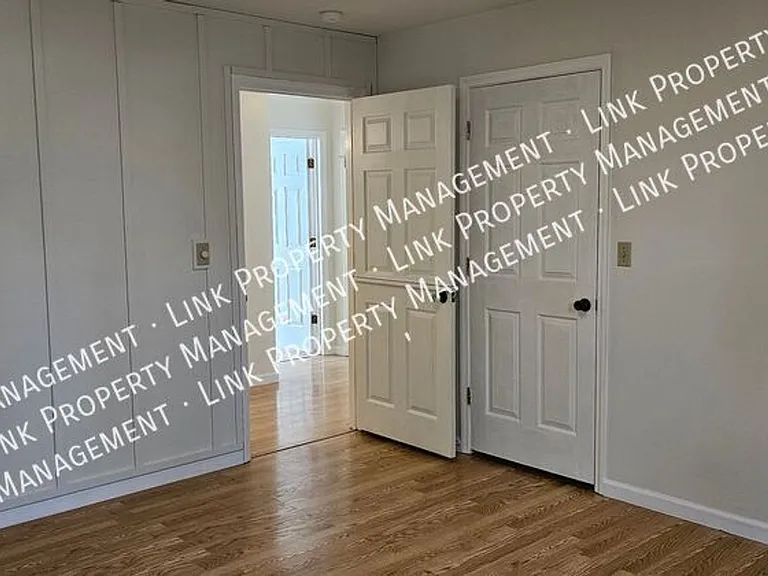 9328 Berkshire Cir — Photo 22