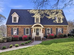 1011 Greenhurst Rd, Winston Salem, NC 27104