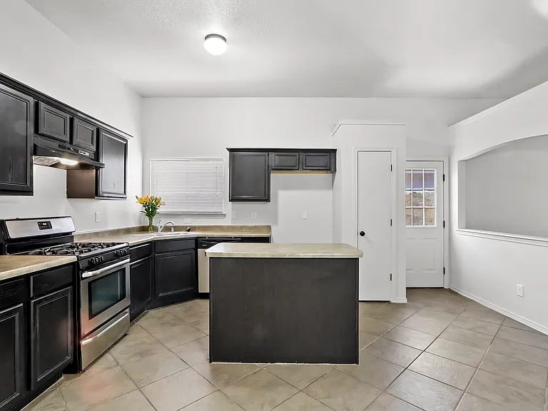 4821 Ramon Vega Ln — Photo 22
