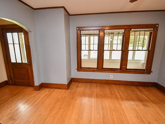 5th image of 408 S Washington Ave
