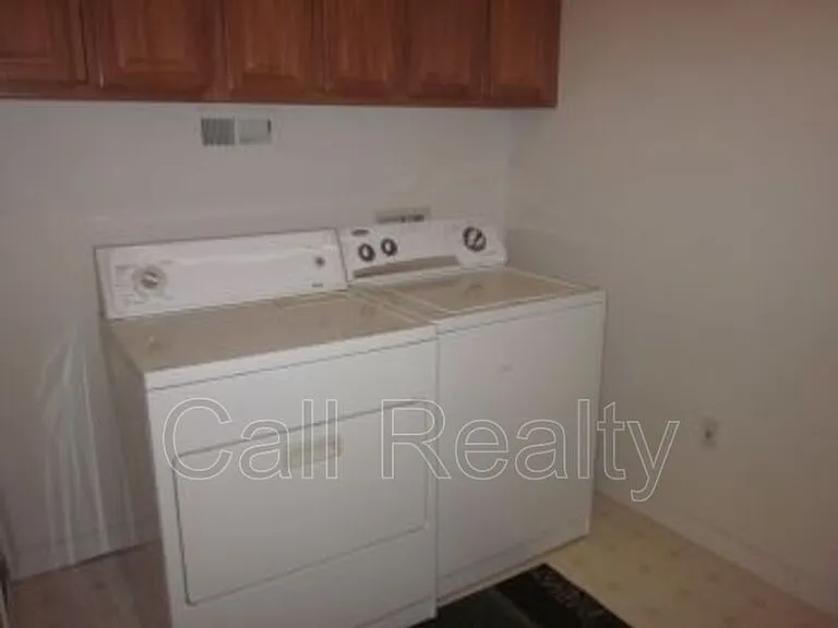 1605 W 13th Ave — Photo 10