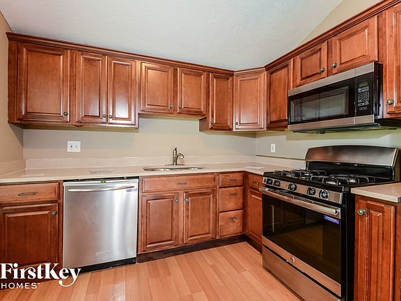 5th image of 1650 Woodman Dr