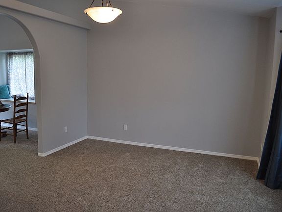 From entry/Living Rm