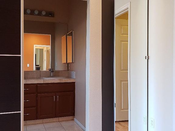 4th image of 3582 Jasmine Cir