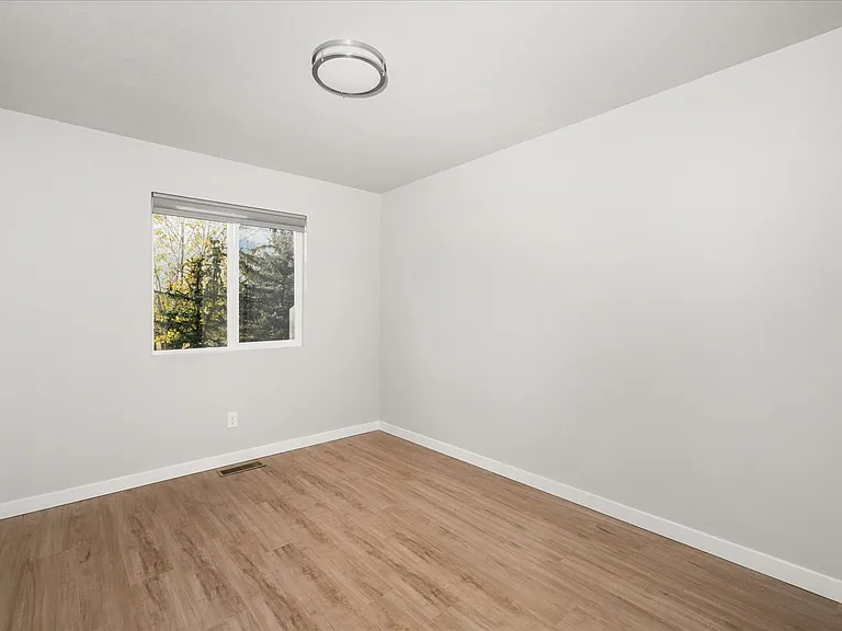 2202 E Rich Ave — Photo 7