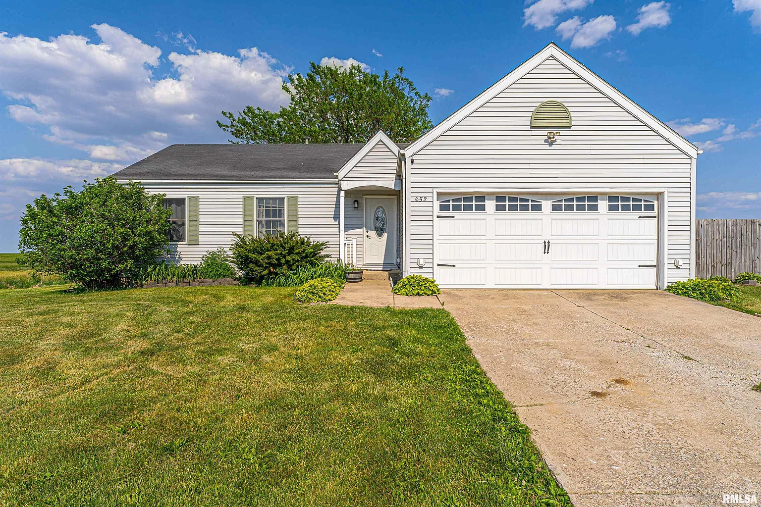 652 Roy Snead Rd photo 1