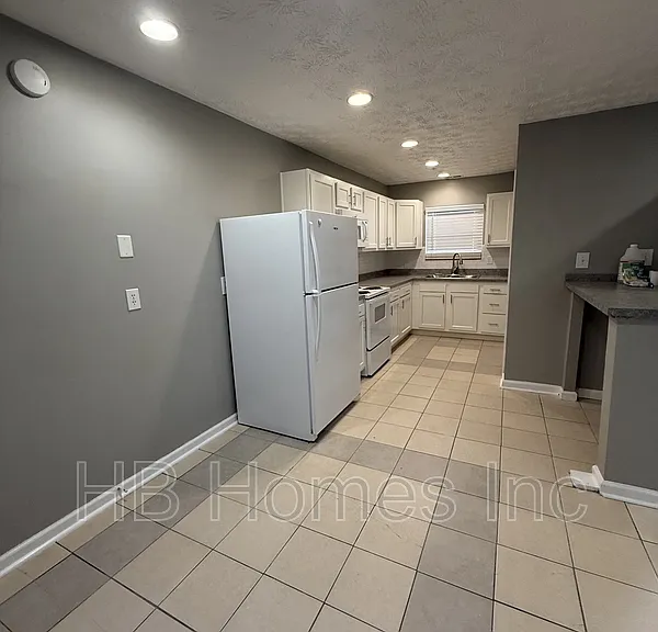 407 Ash St — Photo 5