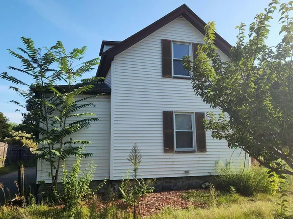 32-32A Nahant St, Wakefield, MA 01880