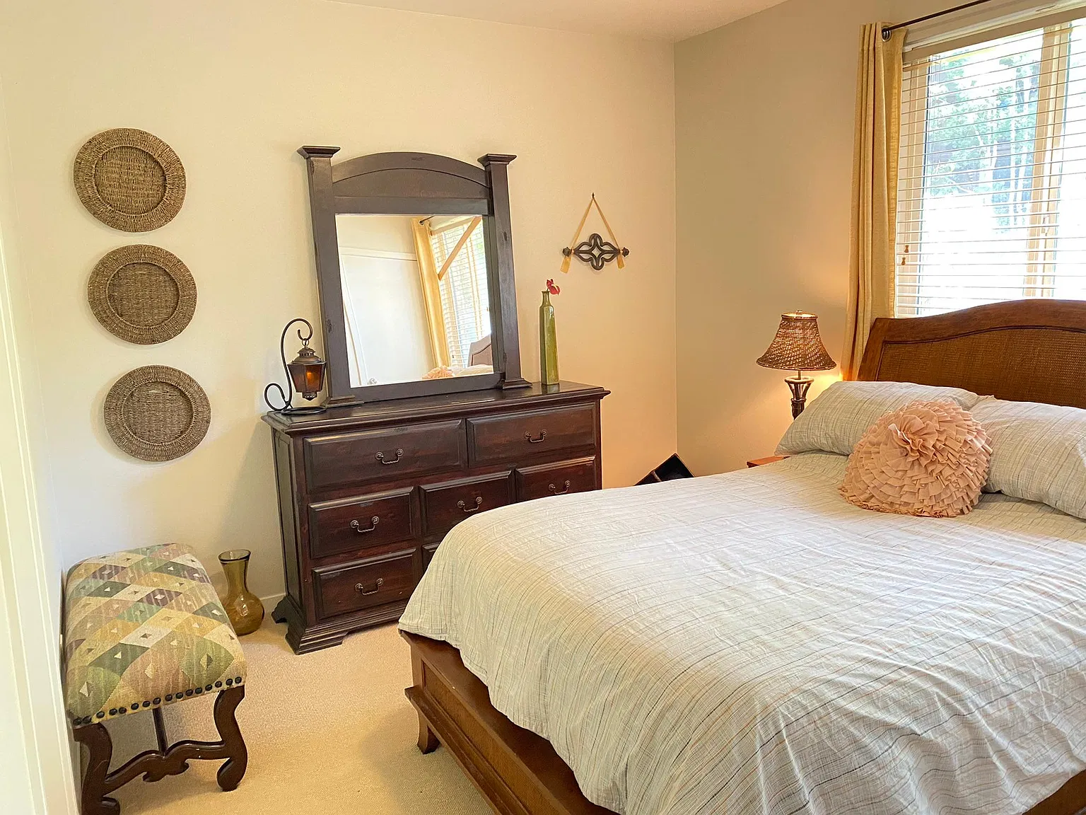 3 bed, 1264 sqft, $3,250 — Photo 2