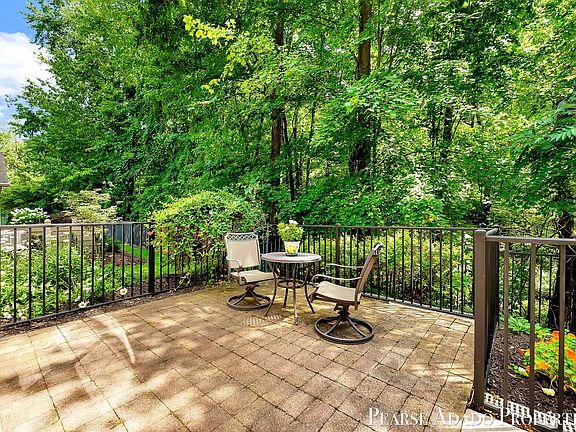 3rd image of 1033 Bridge Crest Dr SE