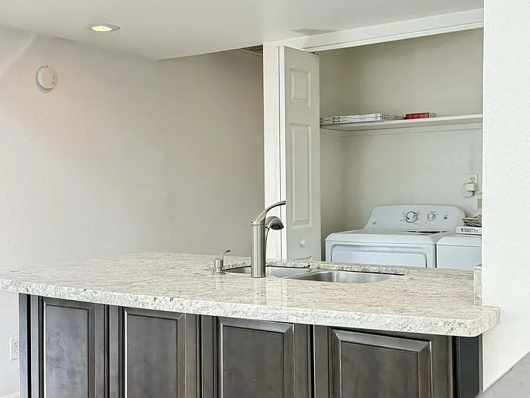 100 E Fillmore St #208 — Photo 12