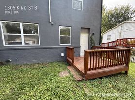 1305 King St, Charlottesville, VA