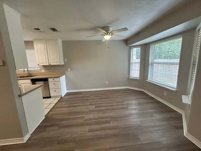 1310 Goodhue Dr — Photo 8