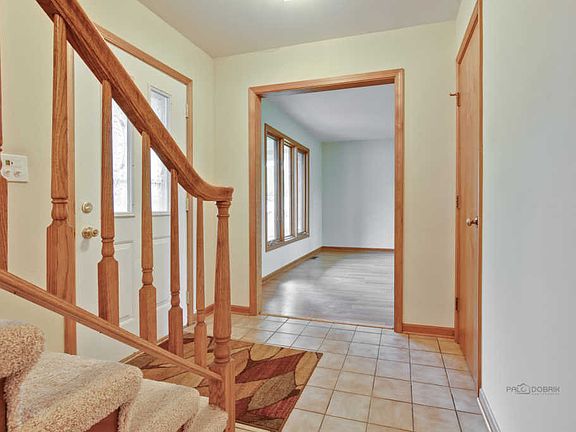 3rd image of 1029 Apple Valley Dr