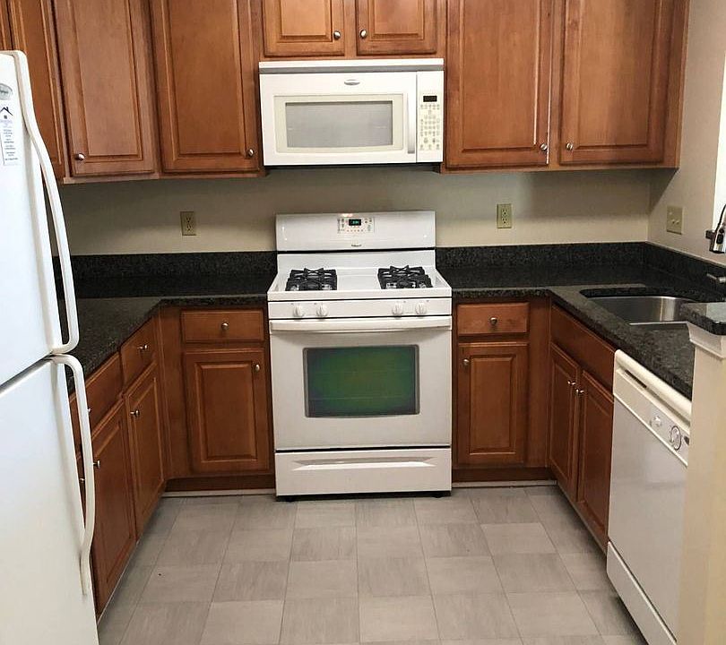 2nd image of 45495 Westmeath Way Unit F14