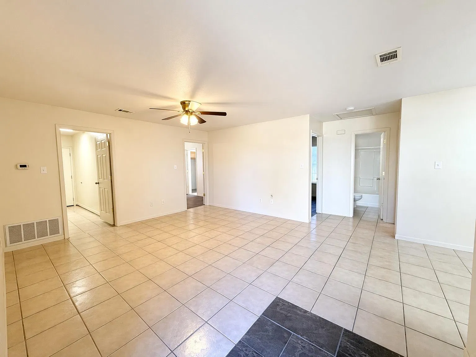 3 bed, 2.0 bath, 1125 sqft, $1,200 — Photo 1