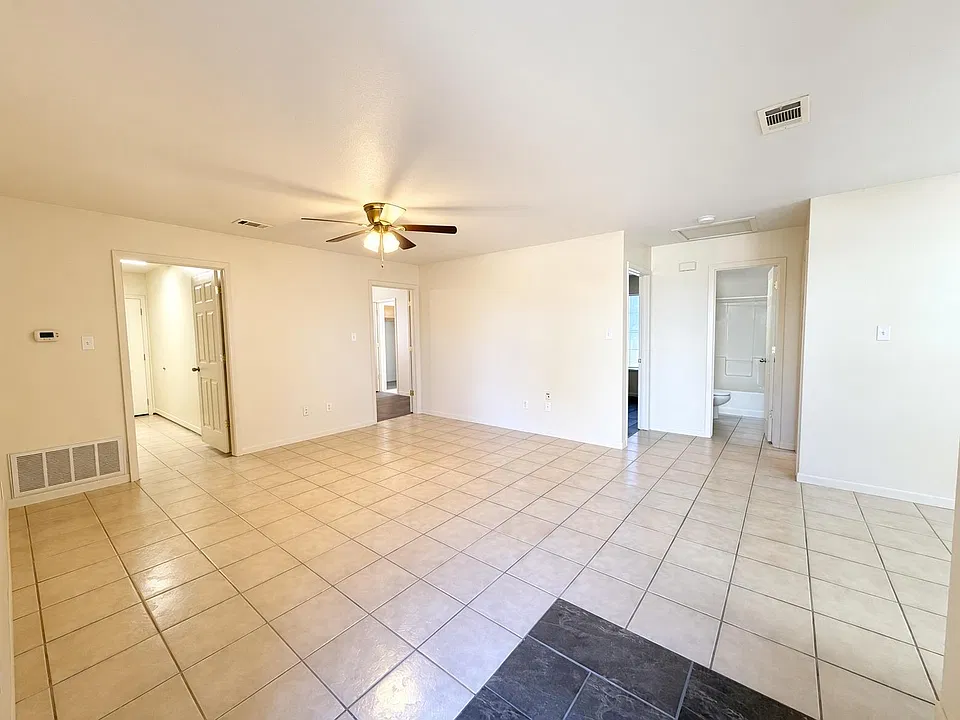 8701 N Highway 77 #109