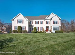 10 Sleepy Hollow Ct, Allentown, NJ 08501
